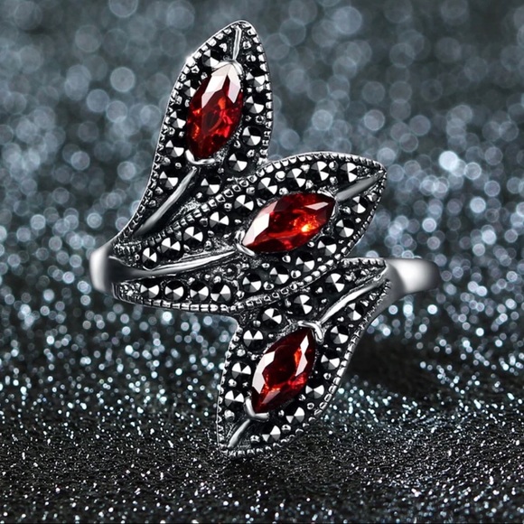 Ring - Picture 2 of 4